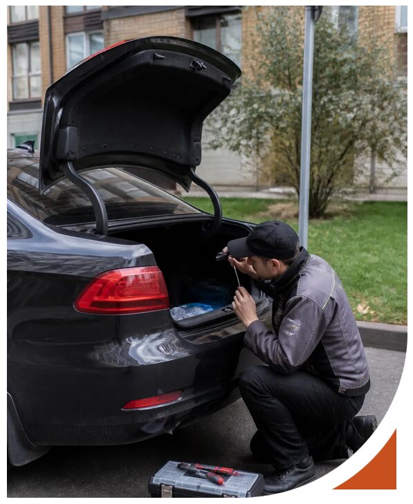Вскрытие багажника автомобиля без повреждений в Устях-Куте